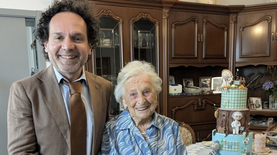 Cameri, festa per i 105 anni della signora Maria